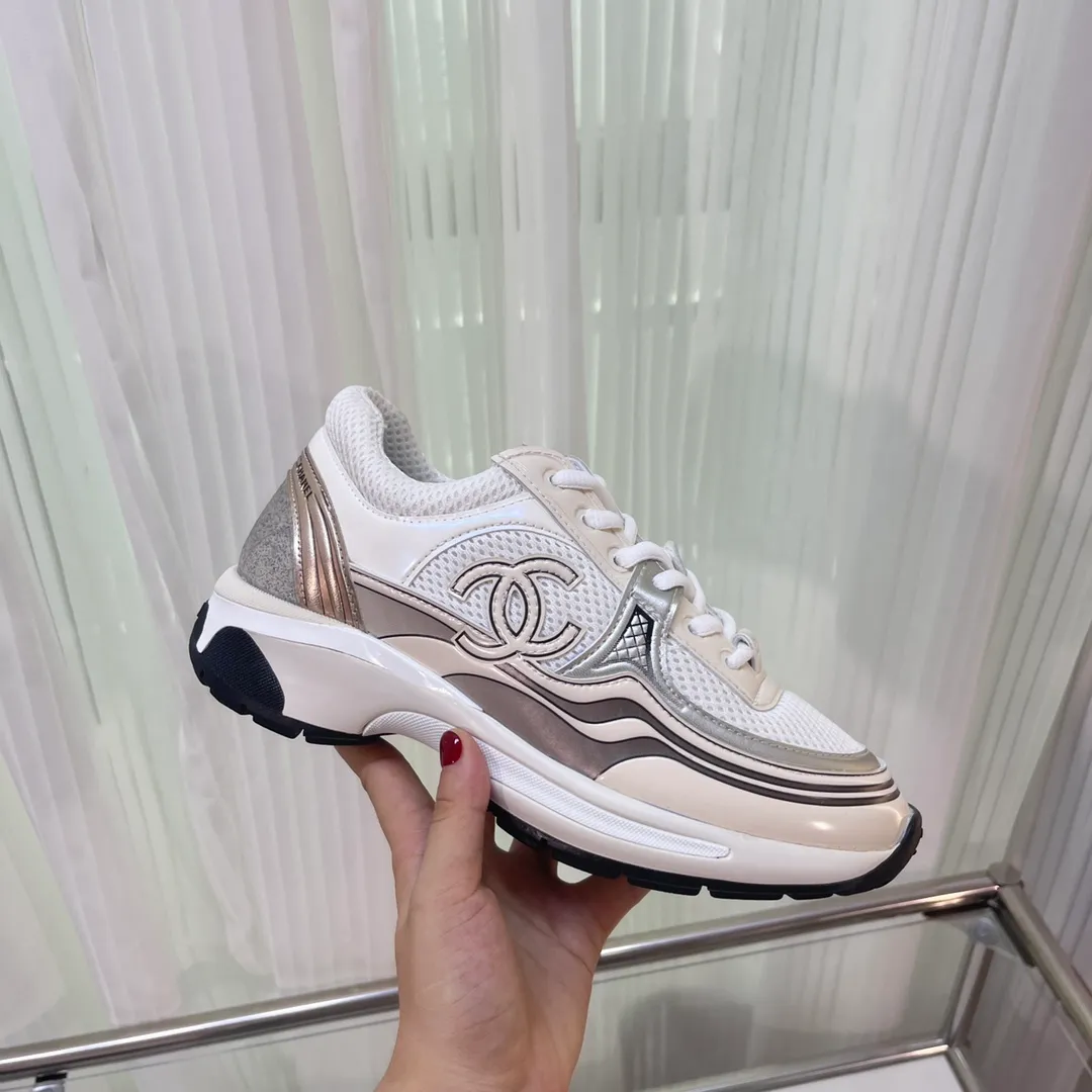 👟👟Ex-factory price 640👟👟 Latest 5 colors! Super pretty! 2023 super popular Chanel Chanel 23C King of Horns series casual sports shoes, incomparably beautiful and easy to wear, absolute fairy style, very light, super soft inside, super comfortable, breathable upper design, high-end color matching, versatile, must-have model of the year, upper: cowhide and cloth stitching, original craftsmanship, lining: breathable mesh, original foam combination outsole, size: 35-45